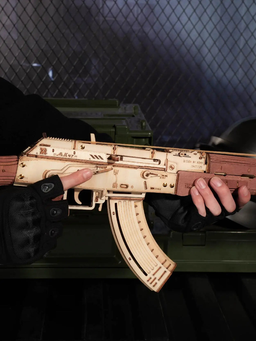 Robotime Rokr Automatic Rifle AK47 3D Wooden Gun Funny DIY Building Block Toys for Kids Adults Justice Guard Wooden PuzzleLQ901